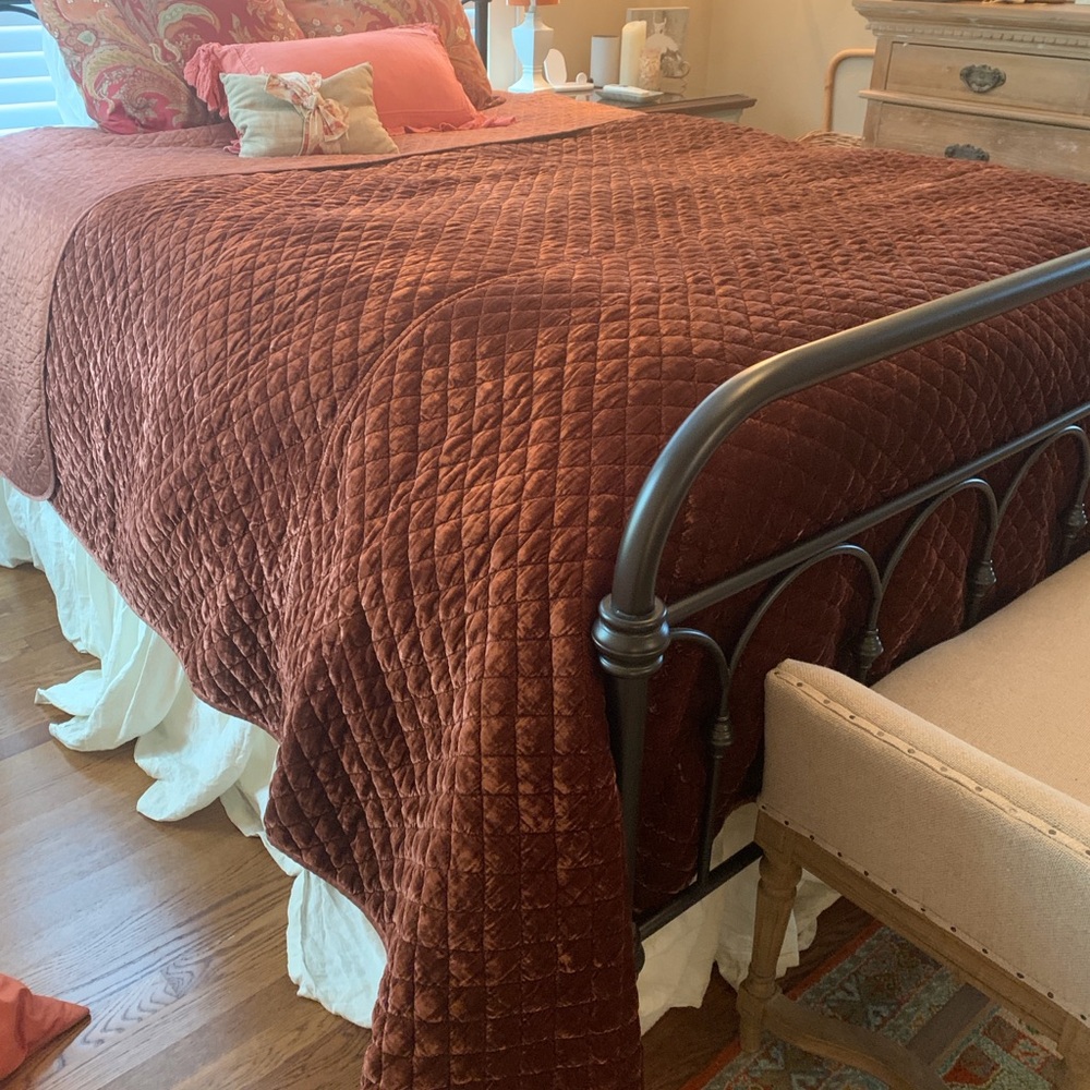 Bella Notte Silk Velvet Quilted Coverlet-King Size